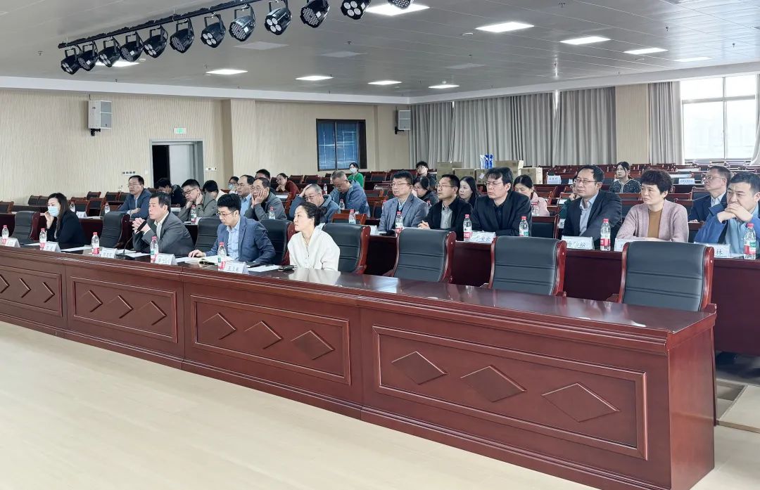 这次会上，16个科室引进的22项新技术、新项目集中亮相！
